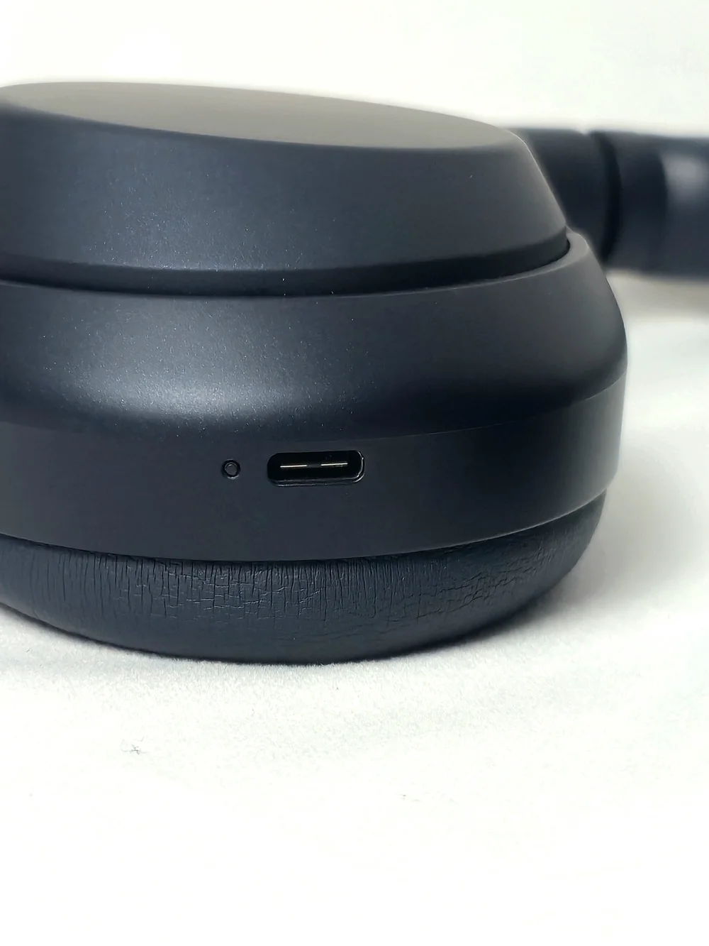 Sony WH-1000XM4 Wireless Noise Canceling Headphones Midnight Blue Bundle